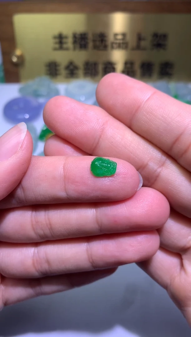 【闪购商品】定制翡翠未镶嵌毛货