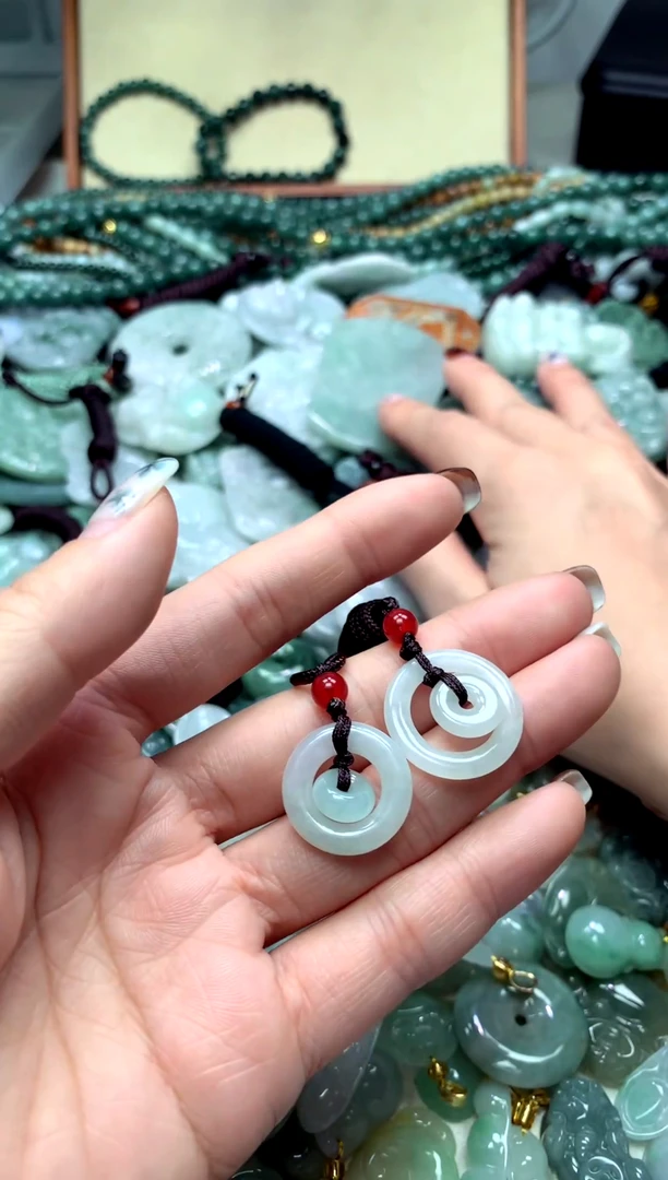 颈饰未镶嵌翡翠1