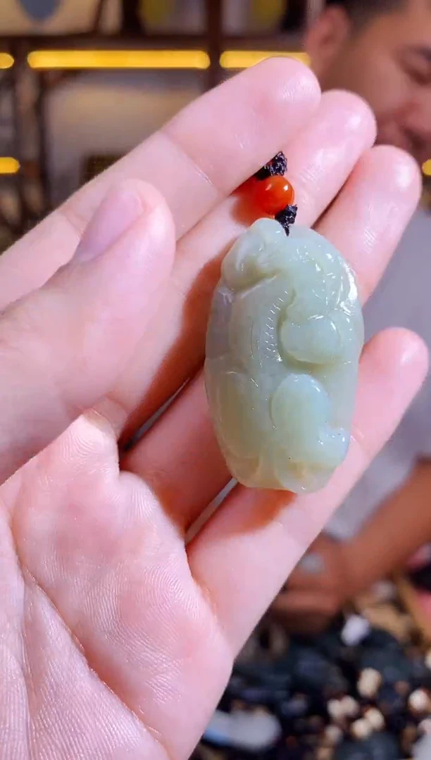 和田玉未镶嵌颈饰1