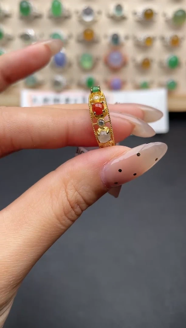 【闪购商品】翡翠戒指银S925镶嵌一物一证一礼盒