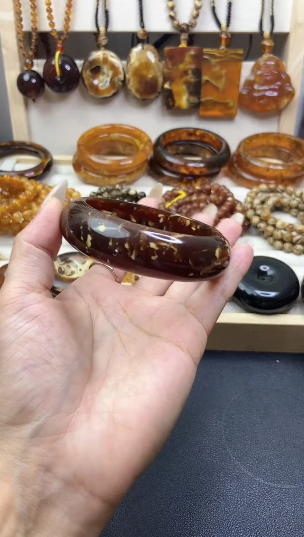 无非金属伊**己溶洞宽镯60+