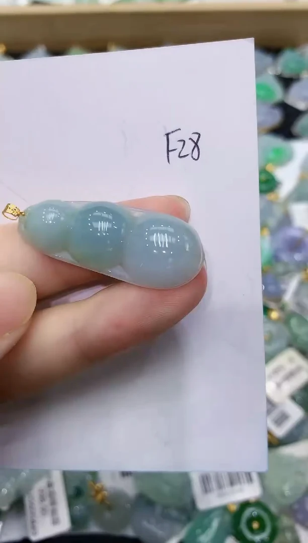 翡翠18K金镶嵌颈饰111111111