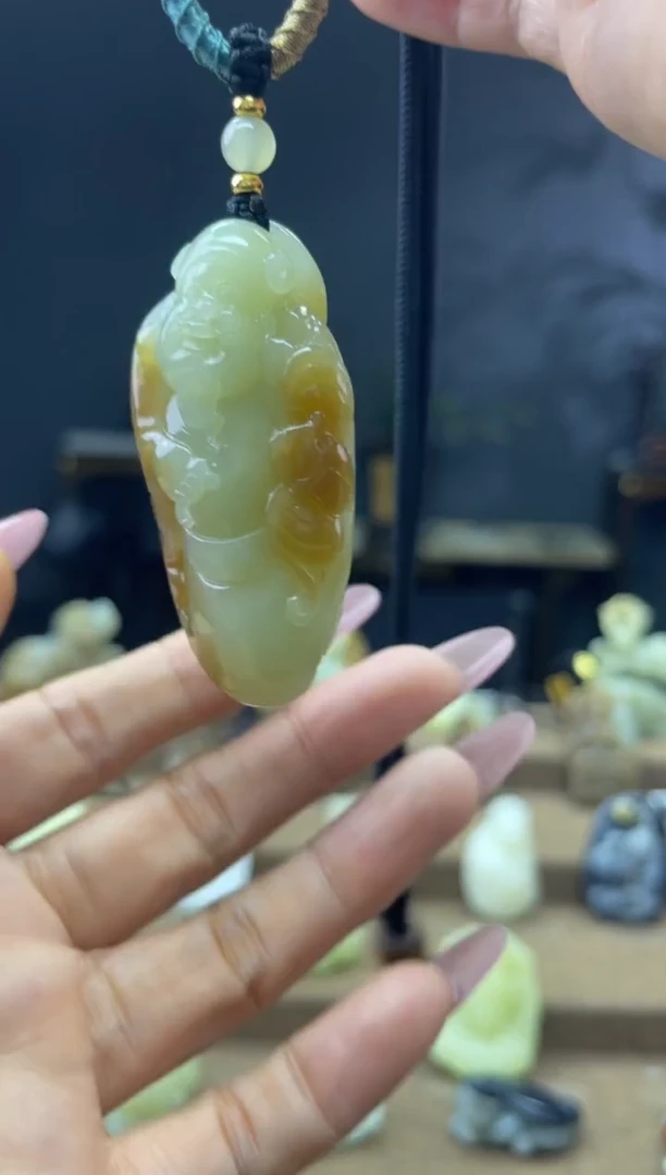 颈饰未镶嵌和田玉1
