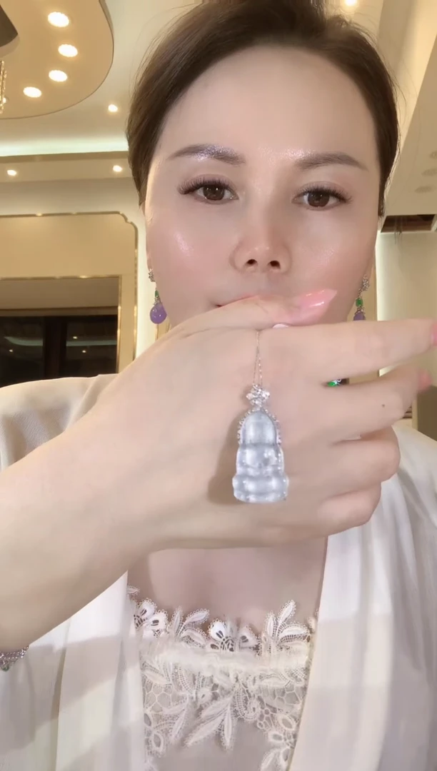 吊坠(不含链)18K金镶嵌翡翠D29