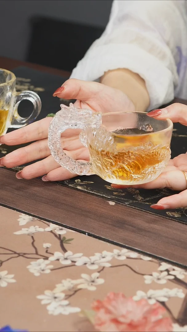 手工艺品琉璃白色龙杯
