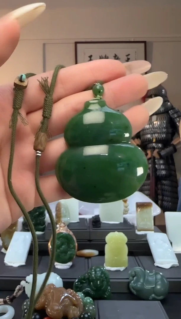 颈饰未镶嵌和田玉碧玉葫芦吊坠