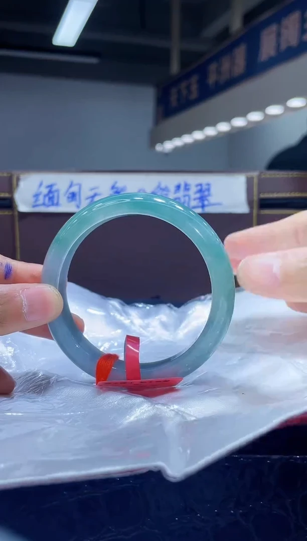 未镶嵌手镯翡翠3