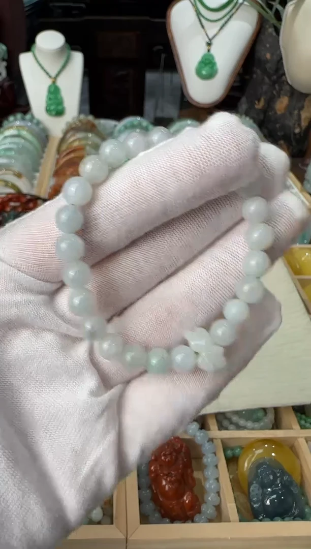 颈饰未镶嵌翡翠手串