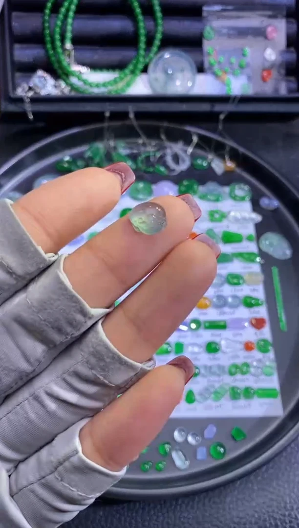 未镶嵌挂件翡翠蛋