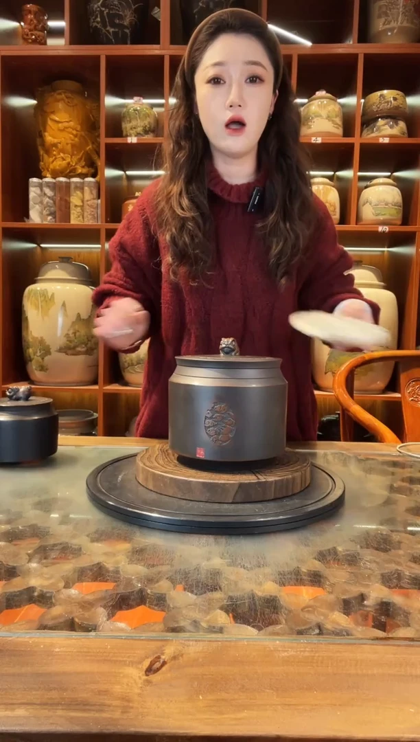 罐云南建水紫陶茶罐