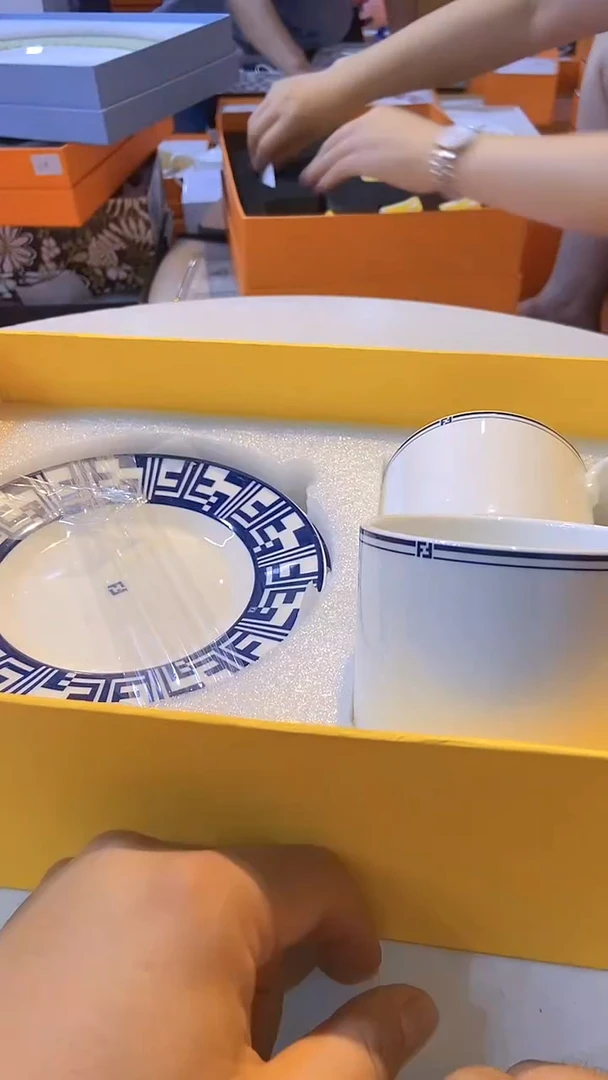 鸿辉家品牌瓷器，京东包邮！
