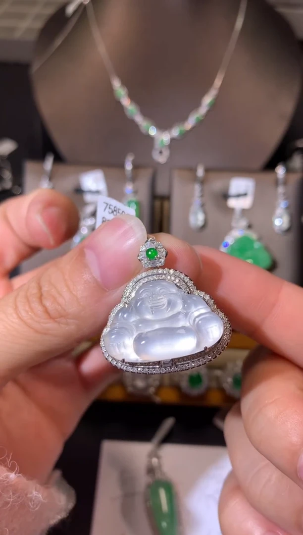 【闪购商品】翡翠吊坠(不含链)18K金镶嵌吊坠