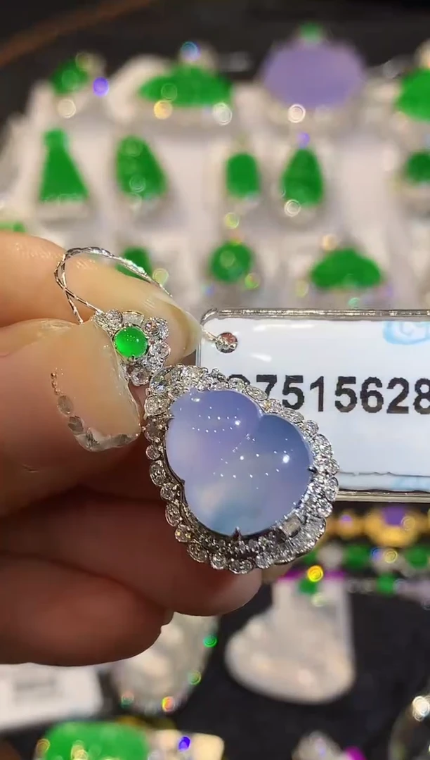 吊坠(不含链)18K金镶嵌翡翠ZJ多样性发其一