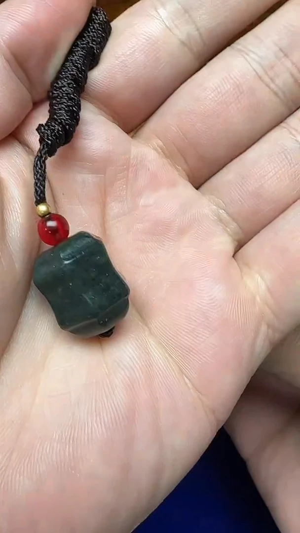 未镶嵌和田玉挂件智**山1