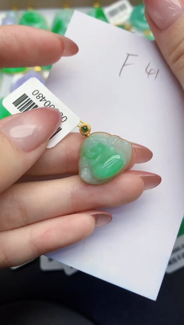 翡翠18K金镶嵌颈饰缅甸天然翡翠A货