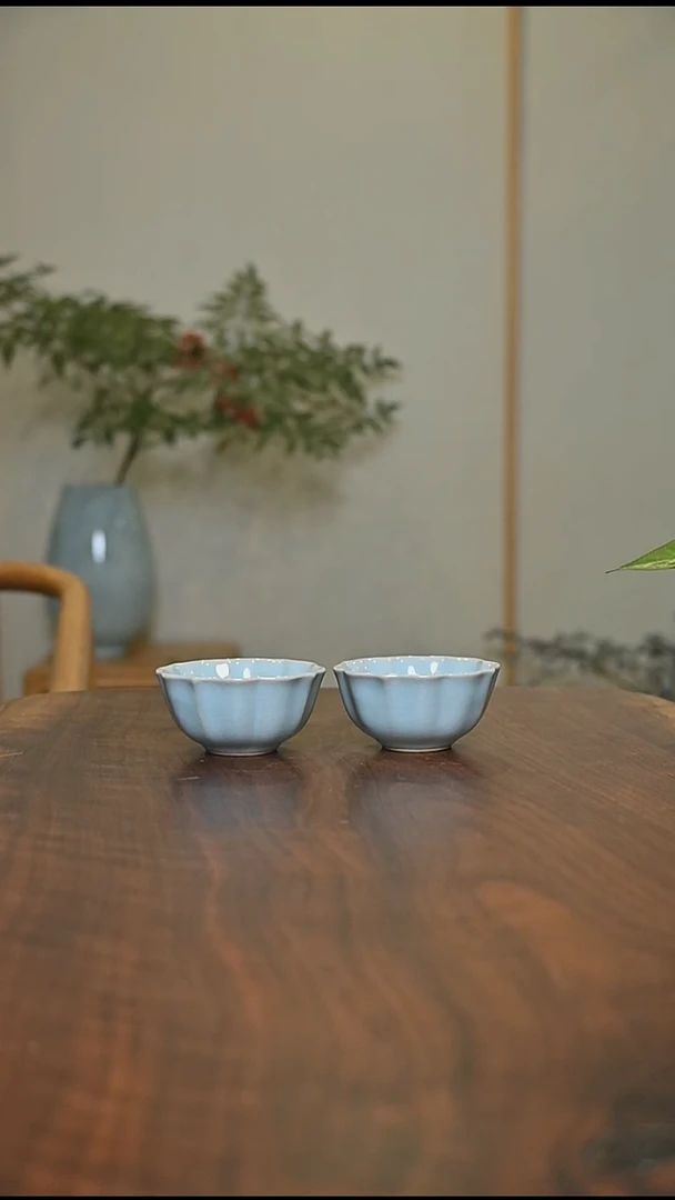 宝相杯2只 天青 微瑕 朱家汝窑款