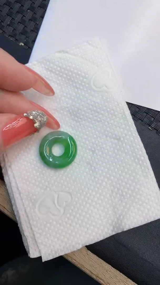颈饰未镶嵌翡翠1