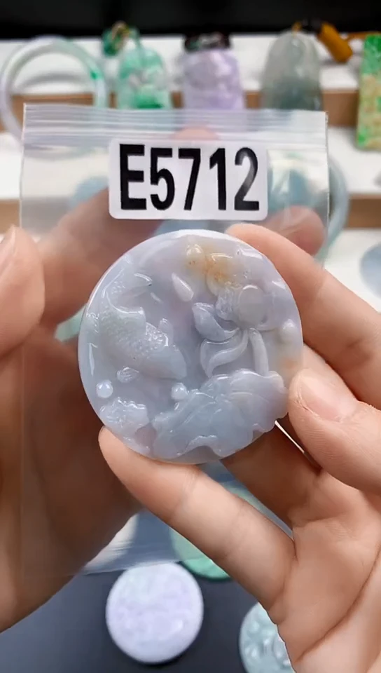 颈饰未镶嵌翡翠天然翡翠吊坠挂件