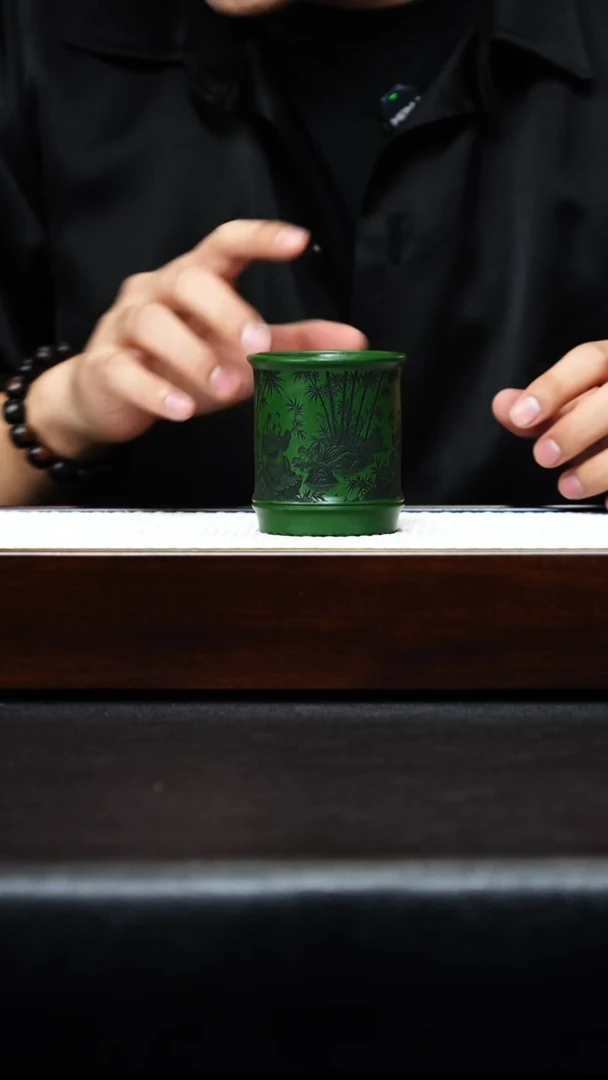 茶杯紫砂宜兴紫砂主人杯 绿泥刻绘熊猫竹趣 b019