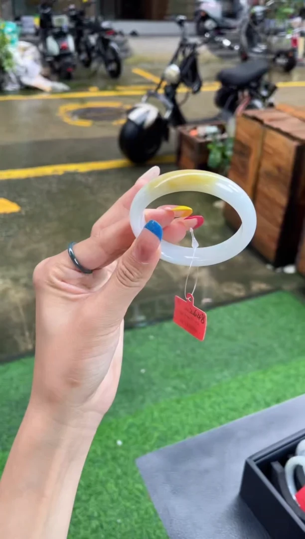 翡翠手镯未镶嵌G 50贵妃 4589