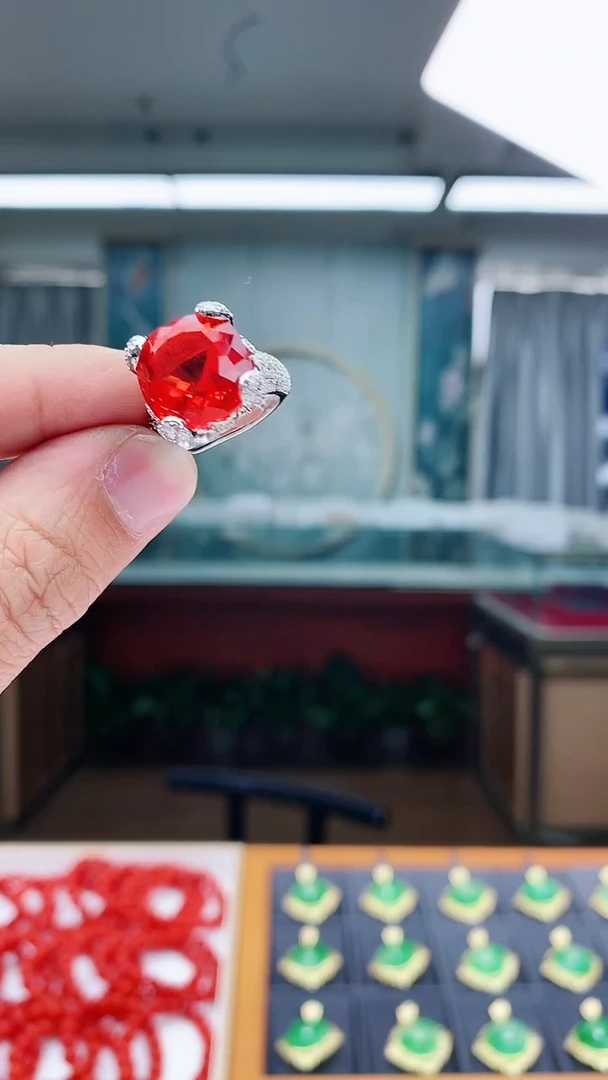 【闪购商品】合成（培育） 红宝石银S925镶嵌J28戒指