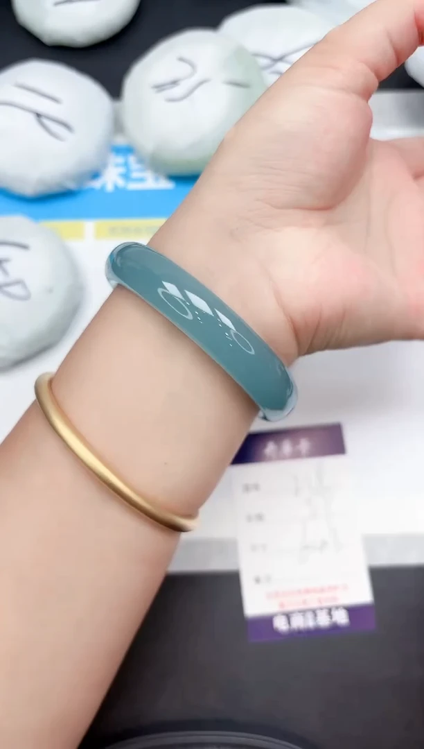 未镶嵌手镯石英质玉218-64.3