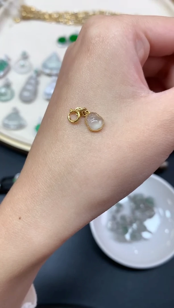 【闪购商品】翡翠吊坠(不含链)18K金镶嵌吊坠A486|599