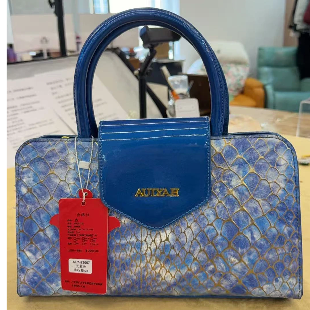 （燕子宠粉福利）手提款单根扣式单肩款包盖单肩包中古天蓝色手拎包