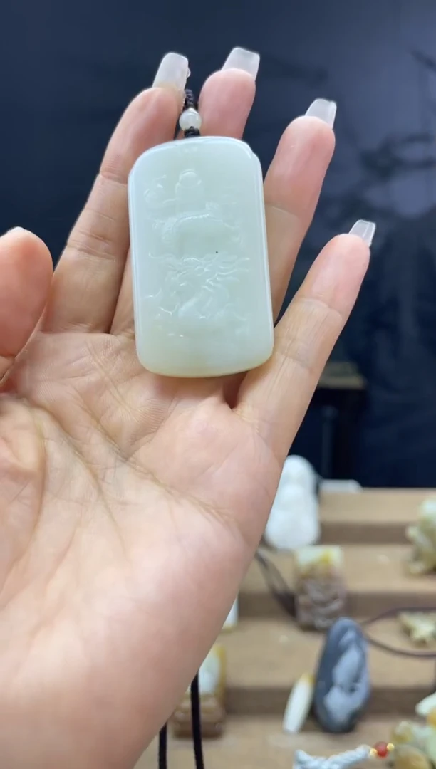 颈饰未镶嵌和田玉1