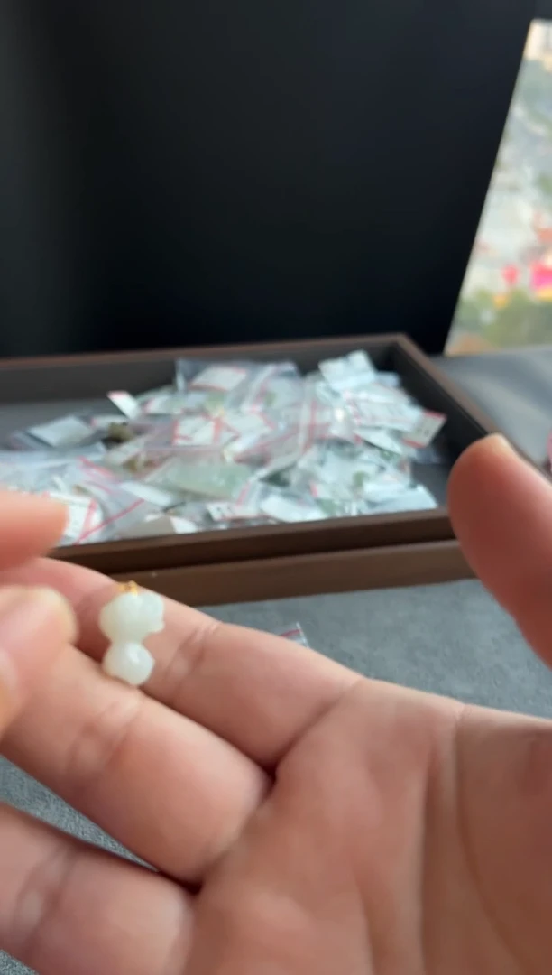 吊坠(不含链)未镶嵌翡翠7456号买断