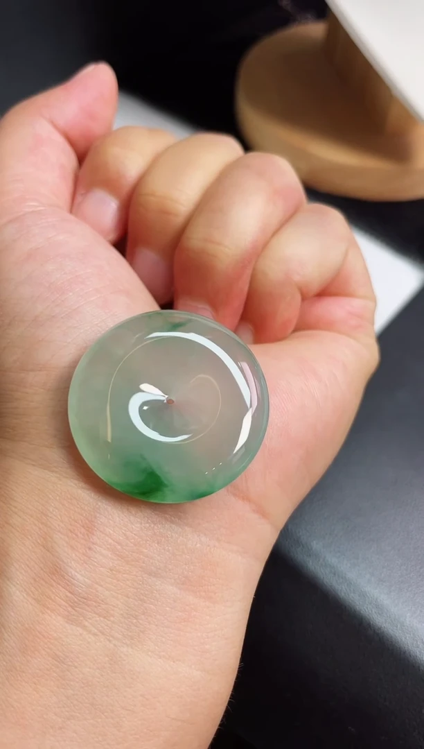 翡翠未镶嵌颈饰平安扣 尺寸 33.9   6.3mm