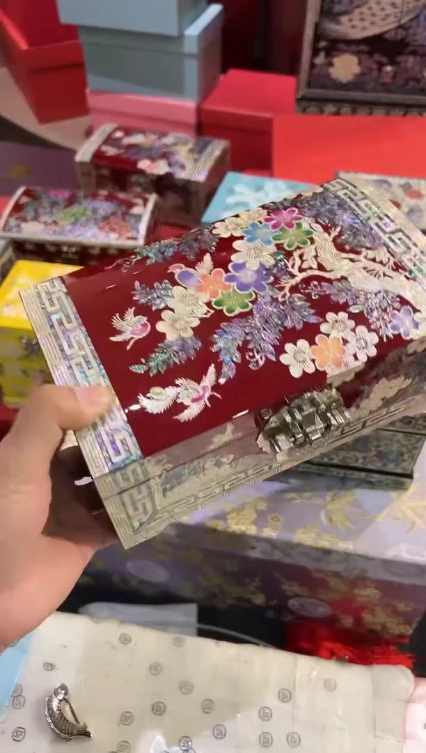 鱼锁绒布底·弘贝雅螺钿漆器文化馆