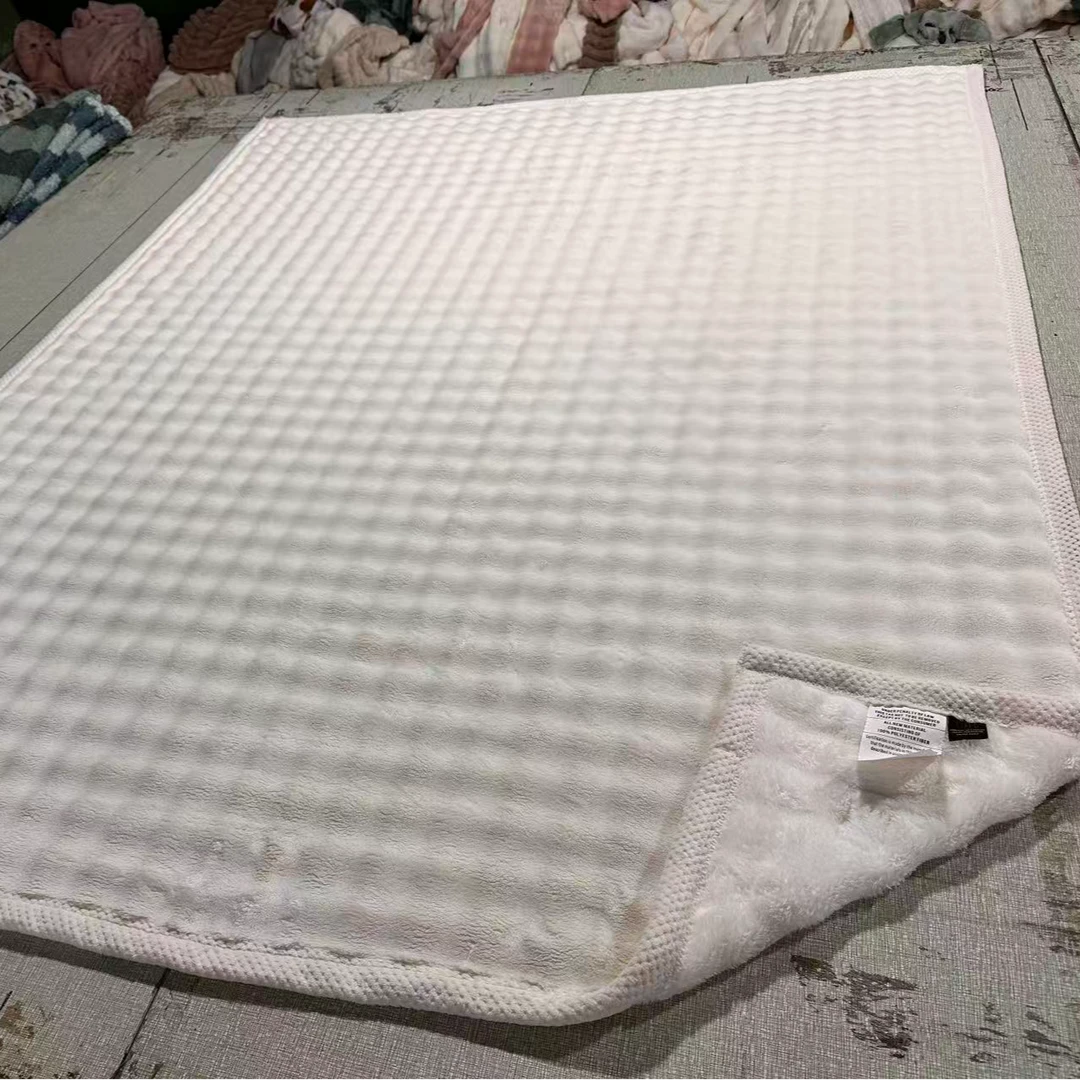 冬季轻奢超级巨厚软糯保暖云貂绒盖毯，多功能用途超宽包边毯微瑕