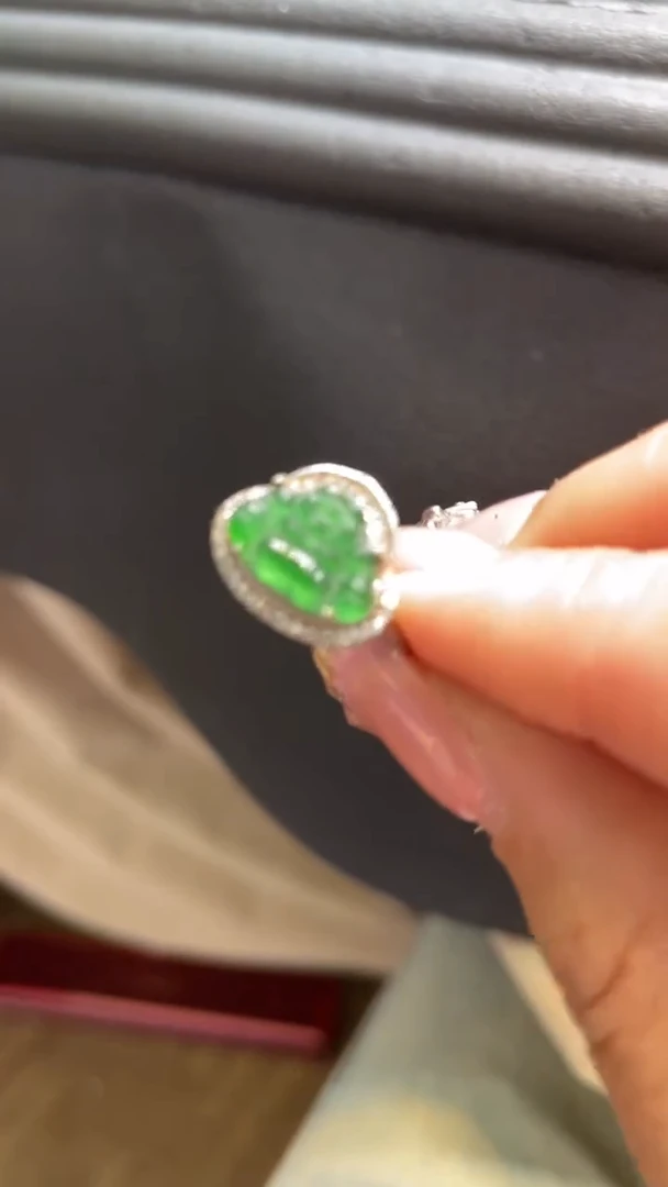 【闪购商品】翡翠颈饰未镶嵌      *74