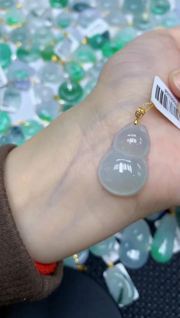 颈饰18K金镶嵌翡翠1111111