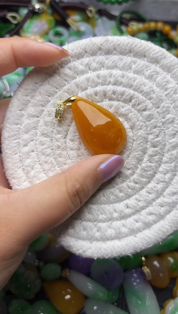 颈饰未镶嵌翡翠缅甸翡翠吊坠