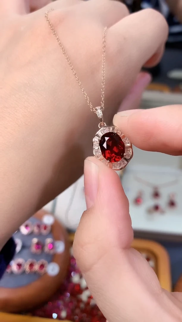 【闪购商品】石榴石吊坠银S925镶嵌天然