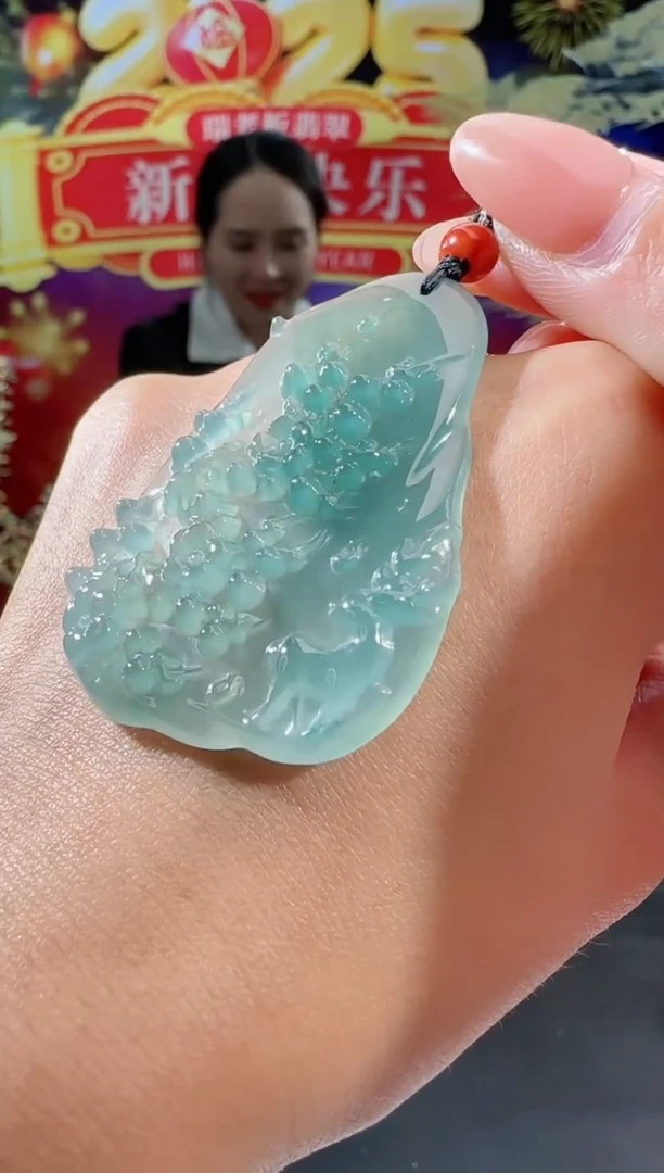 【闪购商品】翡翠吊坠(不含链)未镶嵌鹿牌多样性发一