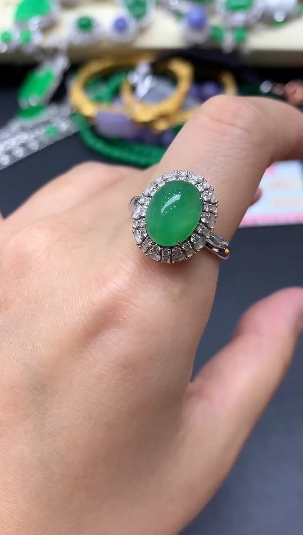 18K金镶嵌戒指翡翠702-中国好珍宝