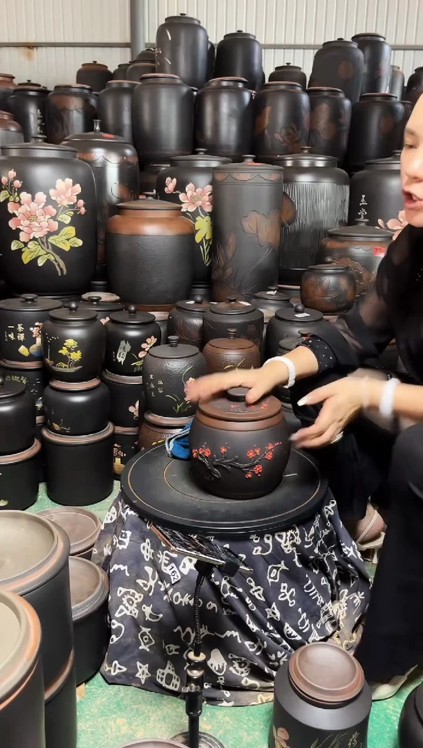 罐瑕疵茶叶罐 腰鼓红梅  681