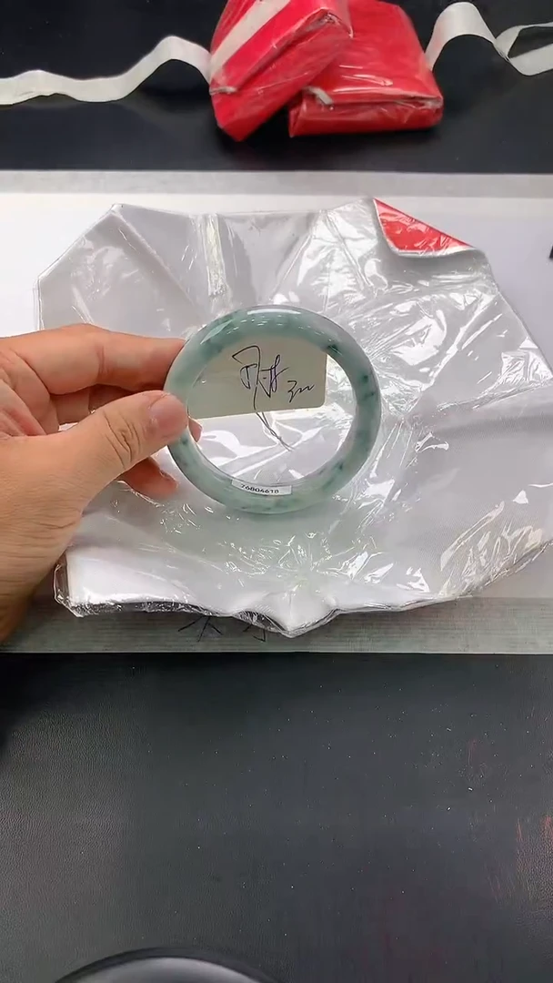 翡翠手镯未镶嵌182