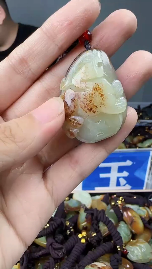 和田玉未镶嵌颈饰1