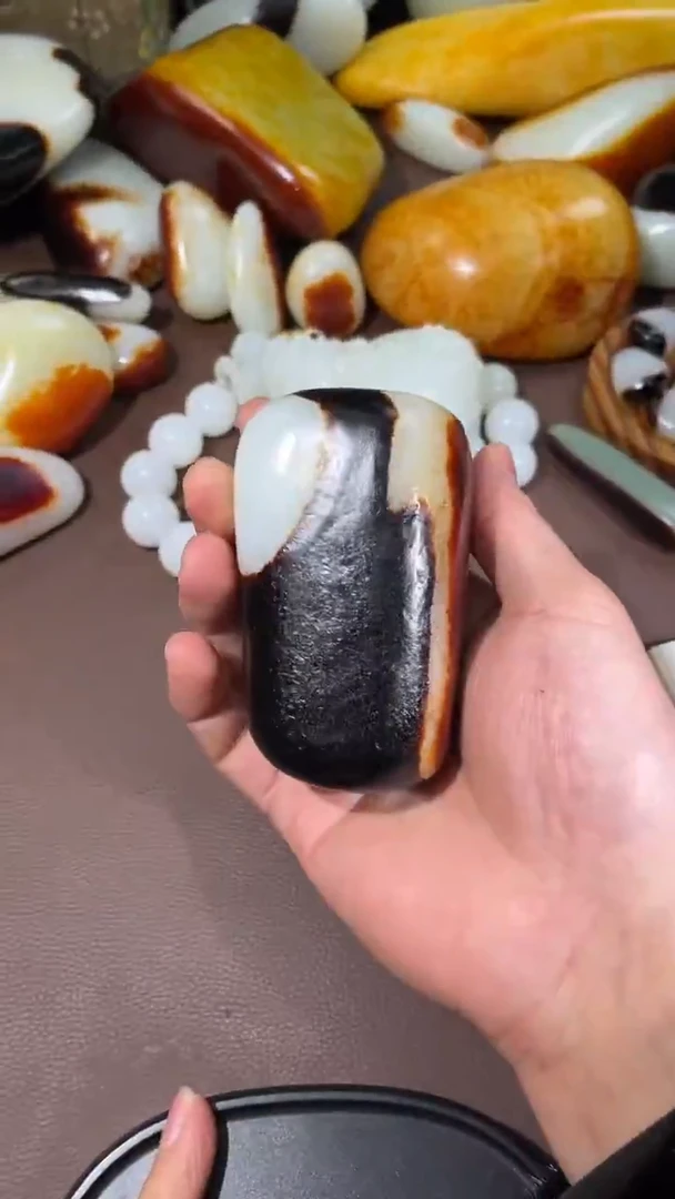 未镶嵌和田玉挂件翠**的吊坠