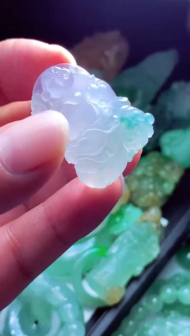 未镶嵌定制翡翠无*?翡翠毛货定制