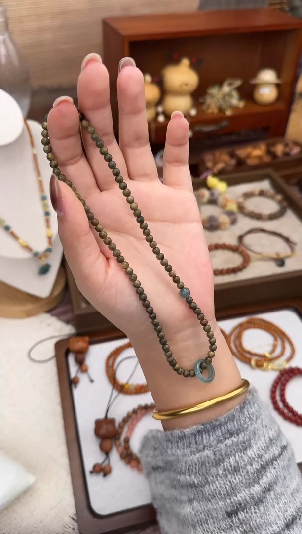 木质类绿檀双圈手串