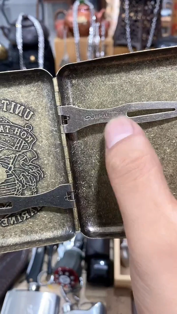 瓷片闪购商品  如图所示
