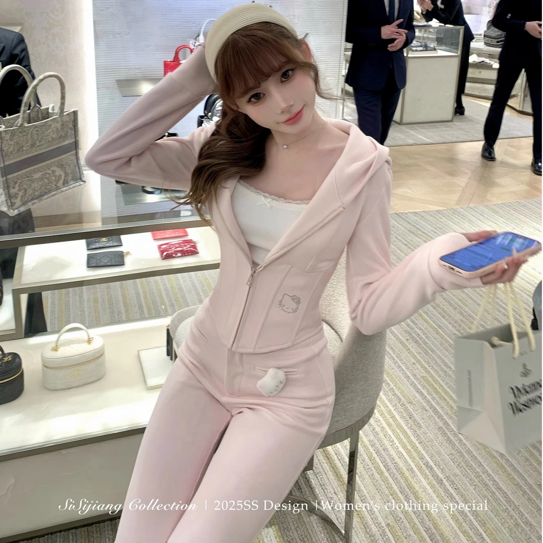 SISI JIANG "甜心kitty"甜美修身鱼骨运动套装