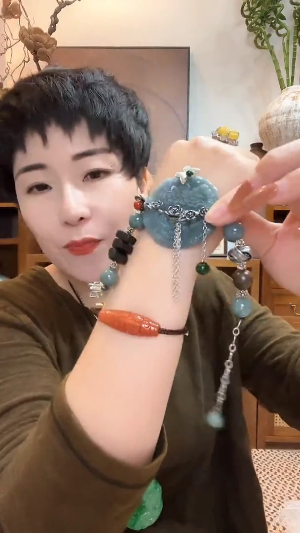 吊坠(赠链)未镶嵌翡翠558