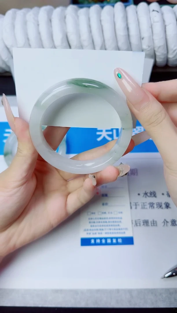 石英质玉手镯未镶嵌30/59