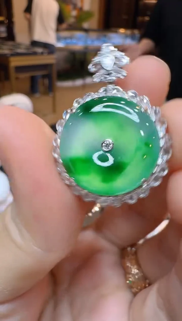 翡翠18K金镶嵌吊坠(不含链)多样性团购发一件